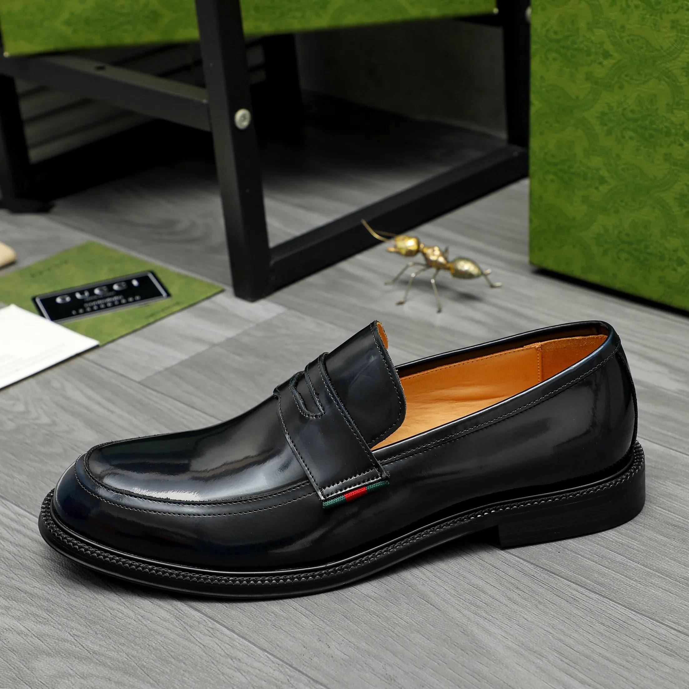 Men's shoes 💰500 Product trademark: GUCCI "Gucci" business slip-on leather shoes Regular size: 38-44 (45.46 custom-made, non-returnable) Product materials: Selected color-brushed cowhide upper, cowhide lining, original rubber outsole